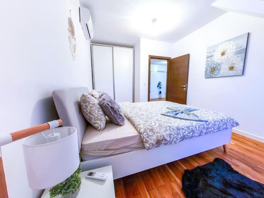 Bucharest Central D Apartment Buitenkant foto