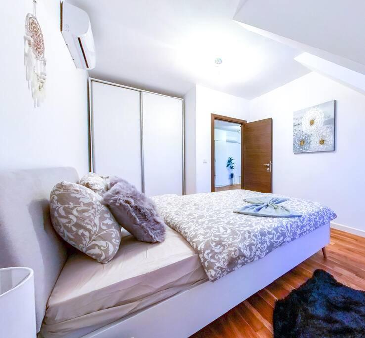 Bucharest Central D Apartment Buitenkant foto
