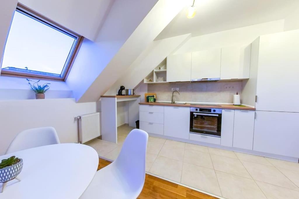 Bucharest Central D Apartment Buitenkant foto