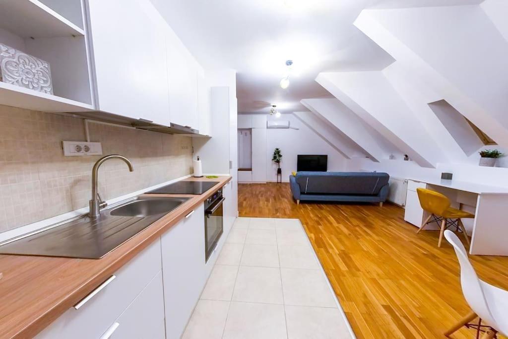 Bucharest Central D Apartment Buitenkant foto