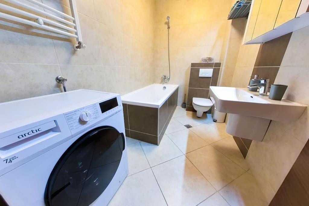 Bucharest Central D Apartment Buitenkant foto